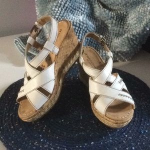 Naturalizer wedges